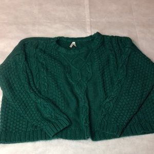 Green knitted sweater ♥️
